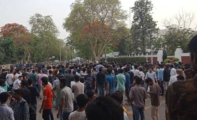 Students attacked by right-wing activists on row over Jinnah’s portrait at Aligarh Muslim University