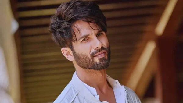 Delhi Air Pollution: Shahid Kapoor Refuses to Exit Vanity Van Due to Toxic AQI
