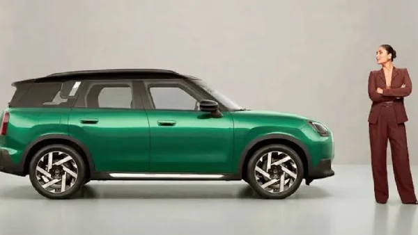 Kareena Kapoor Khan Named Brand Ambassador for MINI Countryman C