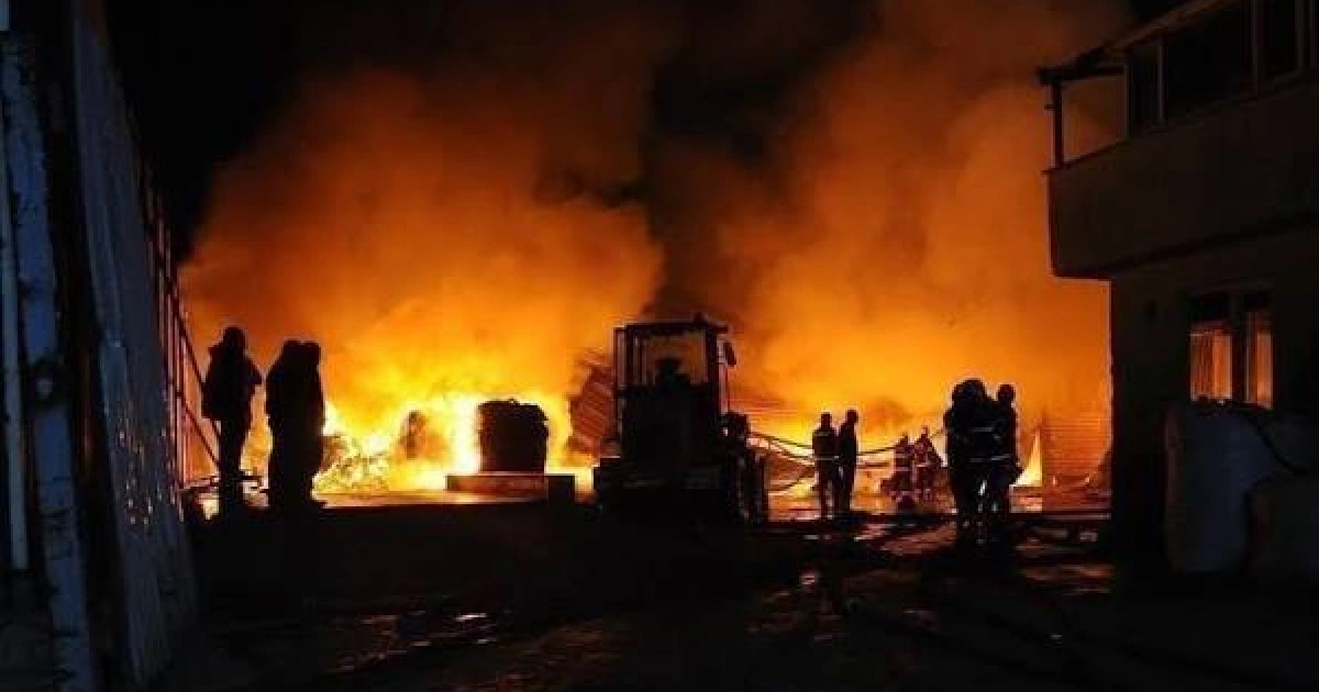 Massive Fire Erupts at Garment Factory in South 24 Parganas