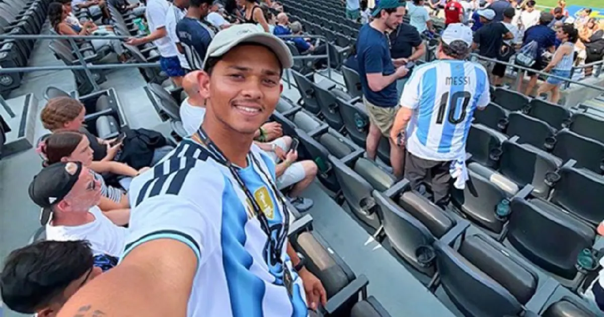 Yashasvi Jaiswal at World Cup: Cricketer Spotted in Messi Jersey at France Game