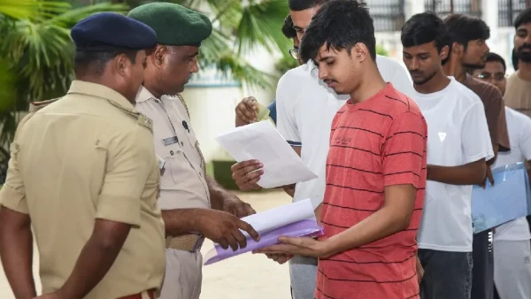 NEET Retest: বায়োমেট্রিক যাচাই, বাড়তি সিসিটিভি, কাল নিটের রিটেস্টে নজিরবিহীন নিরাপত্তা