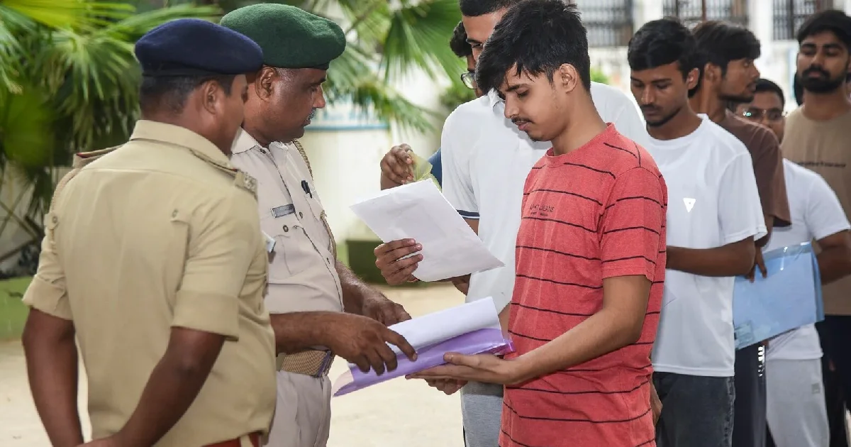 NEET Retest: বায়োমেট্রিক যাচাই, বাড়তি সিসিটিভি, কাল নিটের রিটেস্টে নজিরবিহীন নিরাপত্তা