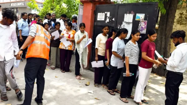 NEET UG 2026 Re-exam: কড়া নিরাপত্তায় পরীক্ষা দিলেন ২২ লক্ষ পরীক্ষার্থী, প্রশ্নপত্র কতটা কঠিন ছিল?