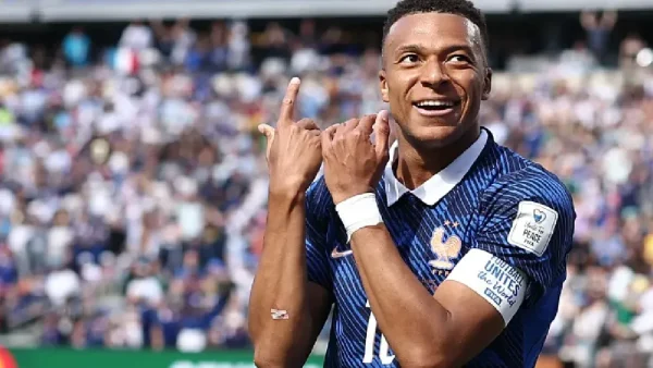 Real Madrid: ‘ব্যক্তিগত রেকর্ডের জন্য এখানে আসিনি’, রিয়াল মাদ্রিদে যোগ দিয়ে ট্রফি জেতার বার্তা কিলিয়ান এমবাপের