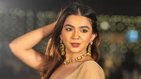 Social Media Influencer: ‘দুবাইয়ের শেখদের নিয়ে কেন ট্রোল?’ কটূক্তির কড়া জবাব দিয়ে ভাইরাল ইনফ্লুয়েন্সার অপূর্বা মুখিজা