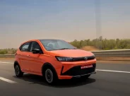 Tata Tiago 2026 Review: ৩৬০ ডিগ্রি ক্যামেরা ও প্যাডেল শিফটার্স, আমূল বদলে যাওয়া নতুন টাটা টিয়াগোর বিস্তারিত রিভিউ