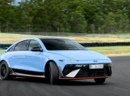 EV Simulation Tech: ইলেকট্রিক গাড়িতেও মিলবে পেট্রোল-ডিজেলের আমেজ, শব্দ ও গিয়ার বদলের নকল প্রযুক্তি আনছে অটো সংস্থাগুলি