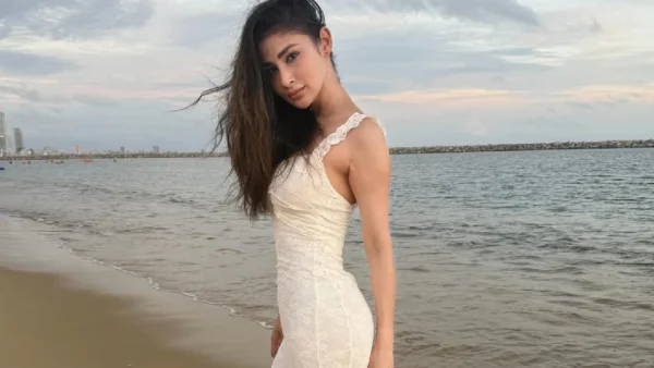 Mouni Roy: ২০ বছর পর মনের গহিনের কথা, নতুন কবিতা শেয়ার করলেন মৌনি