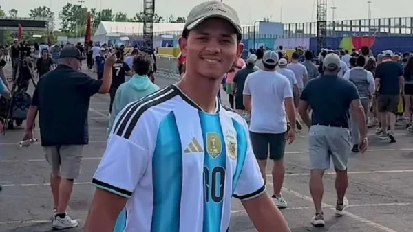 FIFA World Cup: ফ্রান্সের ম্যাচে লিয়োনেল মেসির ১০ নম্বর জার্সি গায়ে গ্যালারিতে যশস্বী জয়সওয়াল